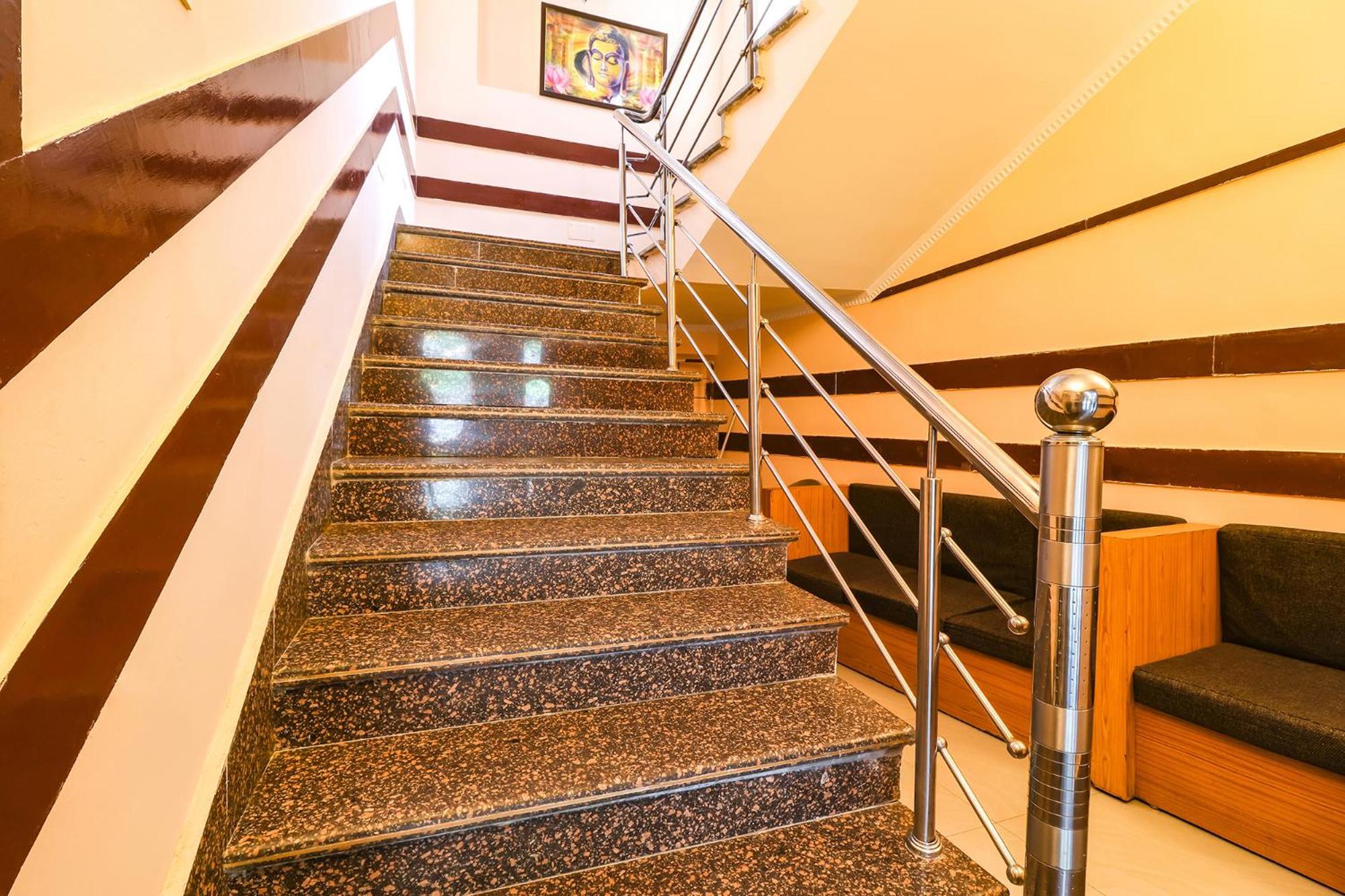 Fabhotel Crown Plaza Ranchi Exterior photo